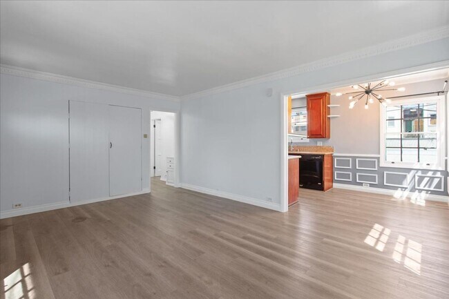 Building Photo - Modern 1-Bedroom Apartment in the Heart of...
