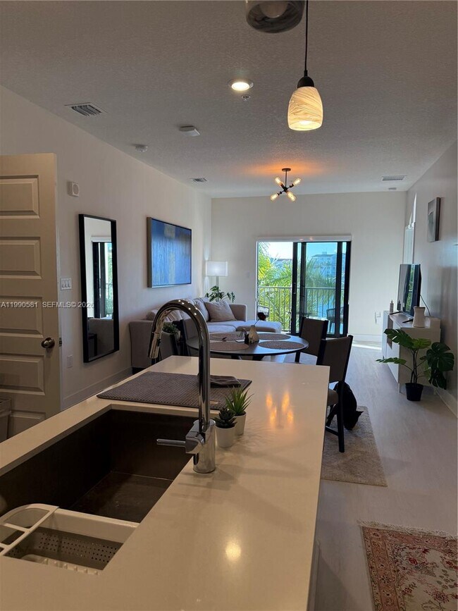 Foto del edificio - 4725 NW 85th Ave