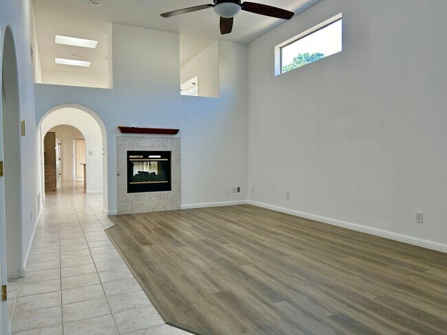 Foto del edificio - NE HEIGHTS