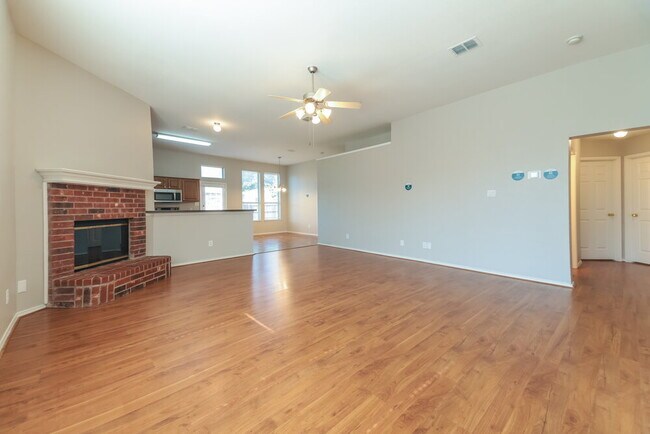 Building Photo - 8152 Hulen Park Cir