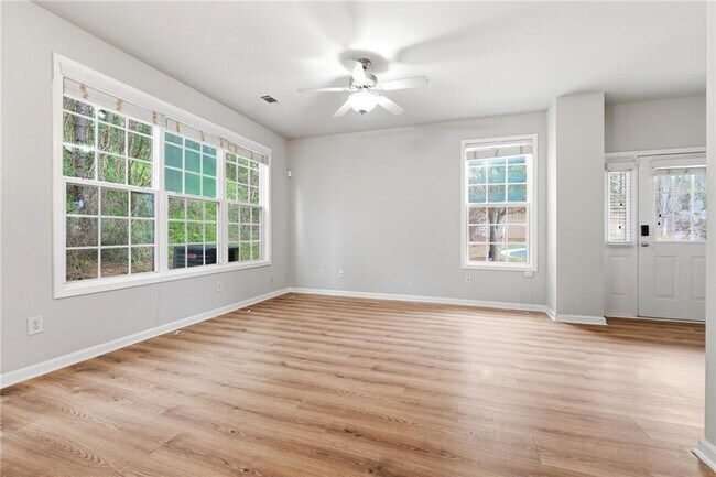 Building Photo - 1006 Ivydale Cir