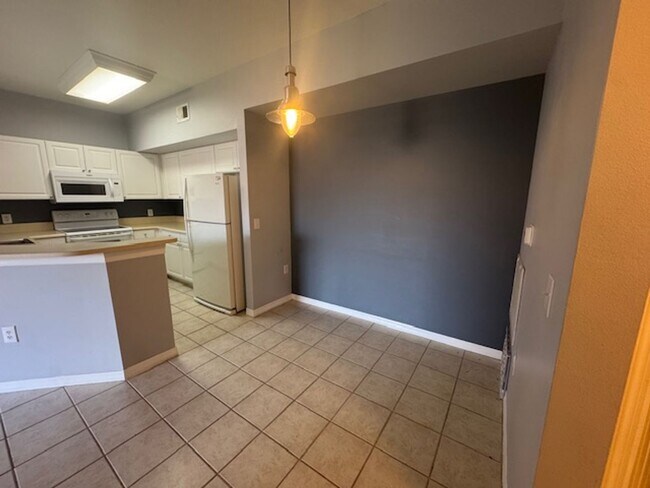 Foto del edificio - 2 bedroom 2 bathroom Condo in Gardens at Beachwalk