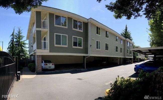 Building Photo - 1 br, 1 bath Condo - 935 N 200th St