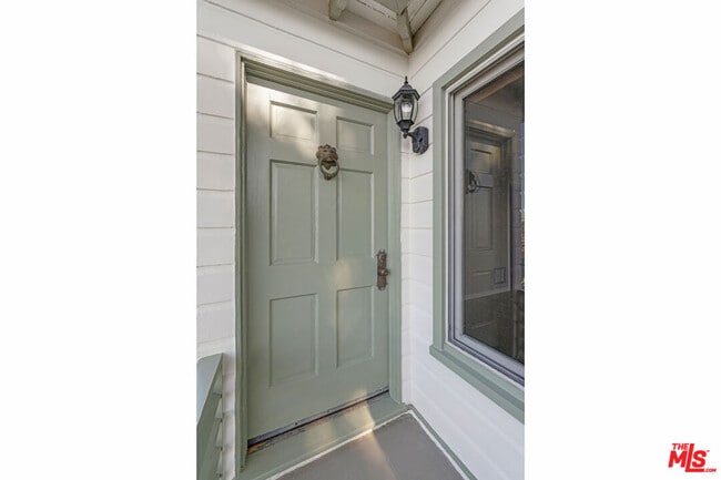 Building Photo - 3815 Franklin Ave