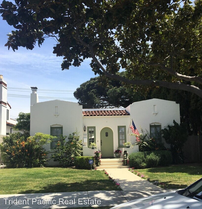 Primary Photo - 3 br, 2 bath House - 559 B Avenue