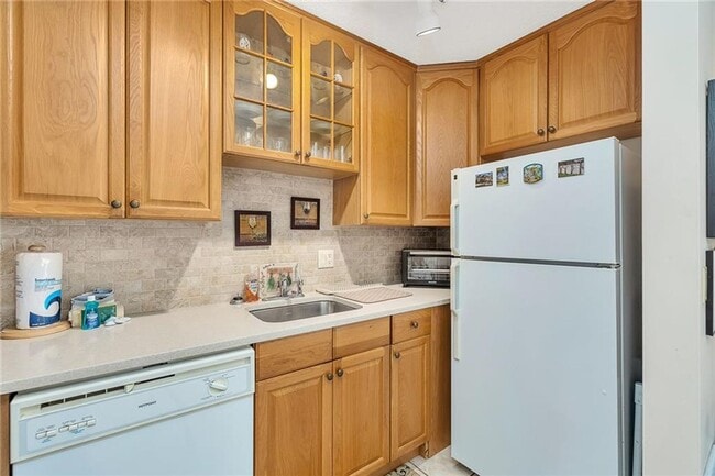 Building Photo - 1500 Demere Rd