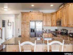 Foto del edificio - Lovely Townhome Conveniently Located Near ...