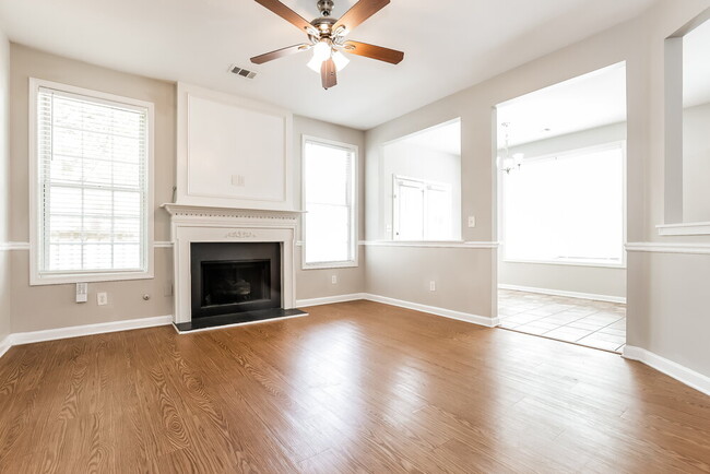 Foto del edificio - 439 Heathcliff Ct