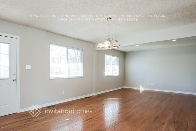 Building Photo - 920 S Waco Way
