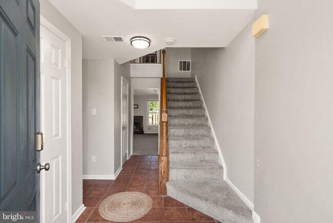 Building Photo - 43593 Blacksmith Square