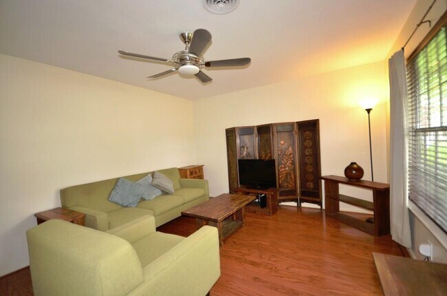 Foto del edificio - 5103 Orleans Ct