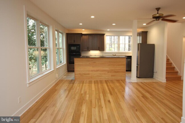 Building Photo - 30363 Hollymount Rd