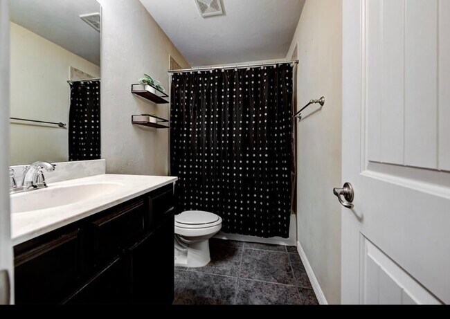 Foto del edificio - 11905 Whitney Way