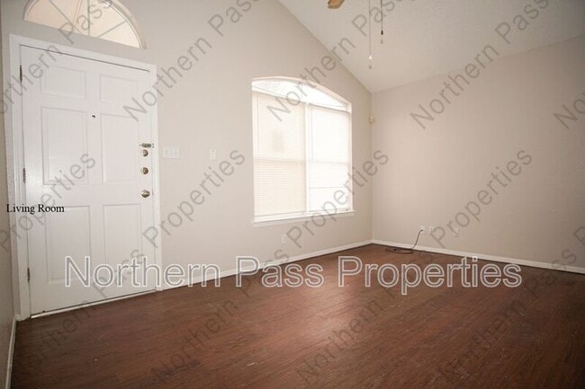 Building Photo - 10957 Chippendale Ave