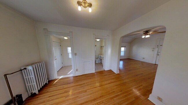Building Photo - 2416 Atwood Ave
