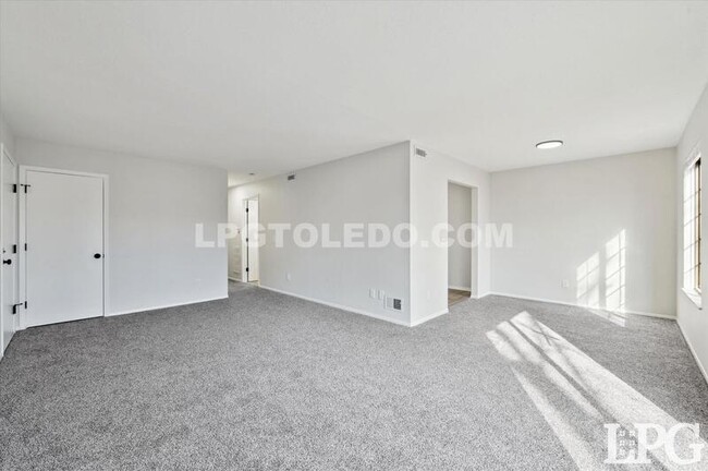 Foto del edificio - 1665 Brownstone Blvd