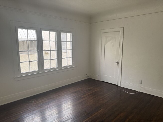 Building Photo - 245 S Berendo St