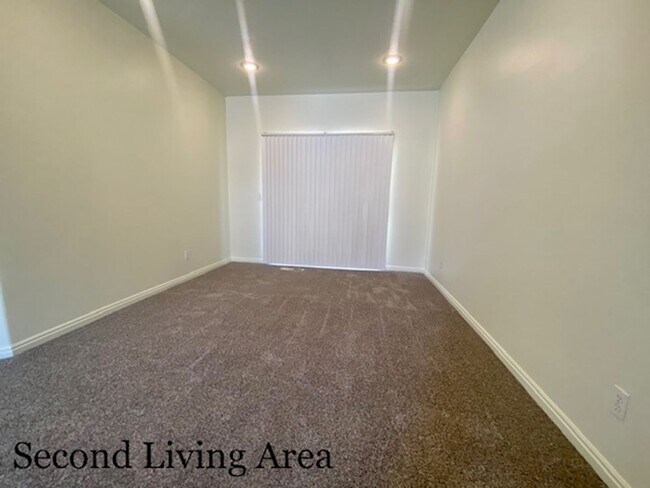 Foto del edificio - SPACIOUS HOME FOR RENT!