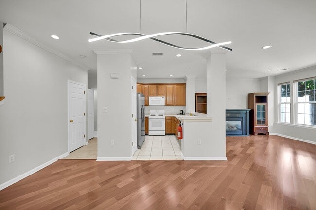 Foto del edificio - 104 Pebble Brook Dr