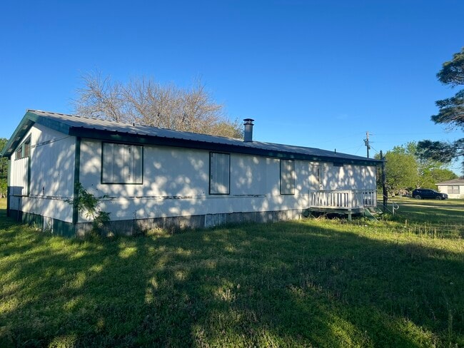 Building Photo - 1379 N Vicha Rd
