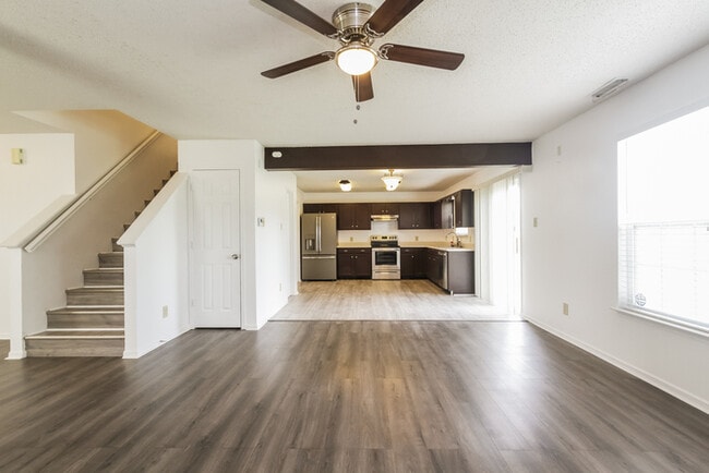 Building Photo - 823 Runnymede Dr