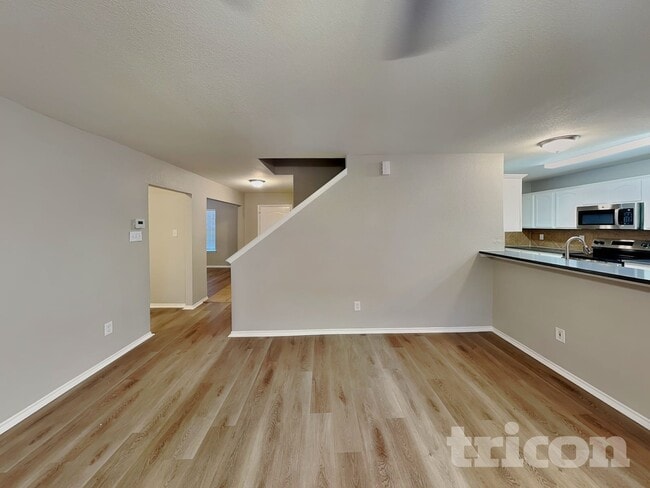 Building Photo - 834 Smokey Oak Dr