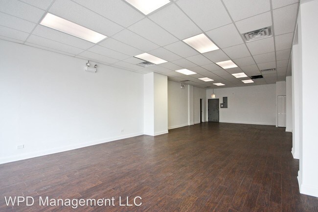 Building Photo - 932 E 79th St