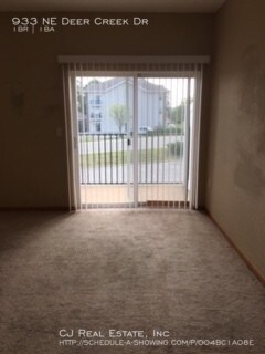 Foto del edificio - 933 NE Deer Creek Rd