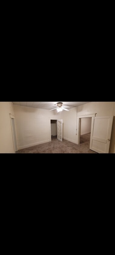 Foto principal - 311 E Harrison St