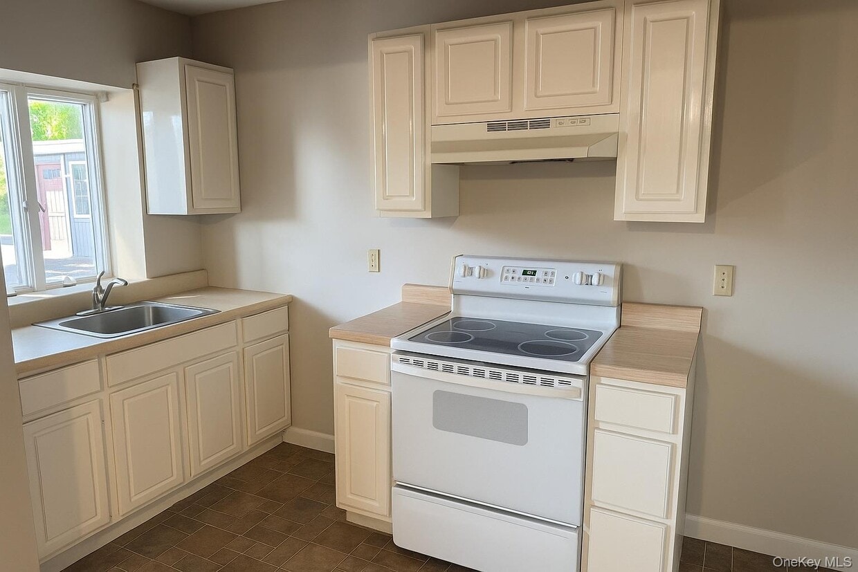 Building Photo - 224 Walsh Ave