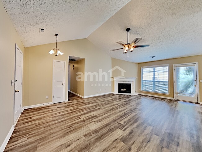 Building Photo - 2510 Baysridge Dr NW