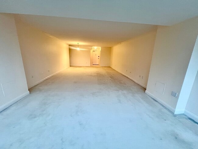 Building Photo - 9 Hawthorne Pl