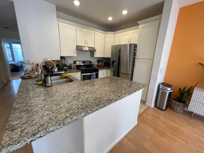 Building Photo - 420 Milan Dr