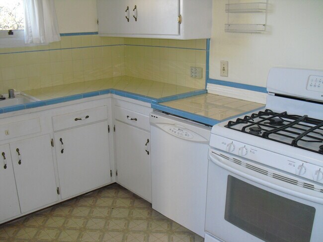 Building Photo - 24 Antioch Dr