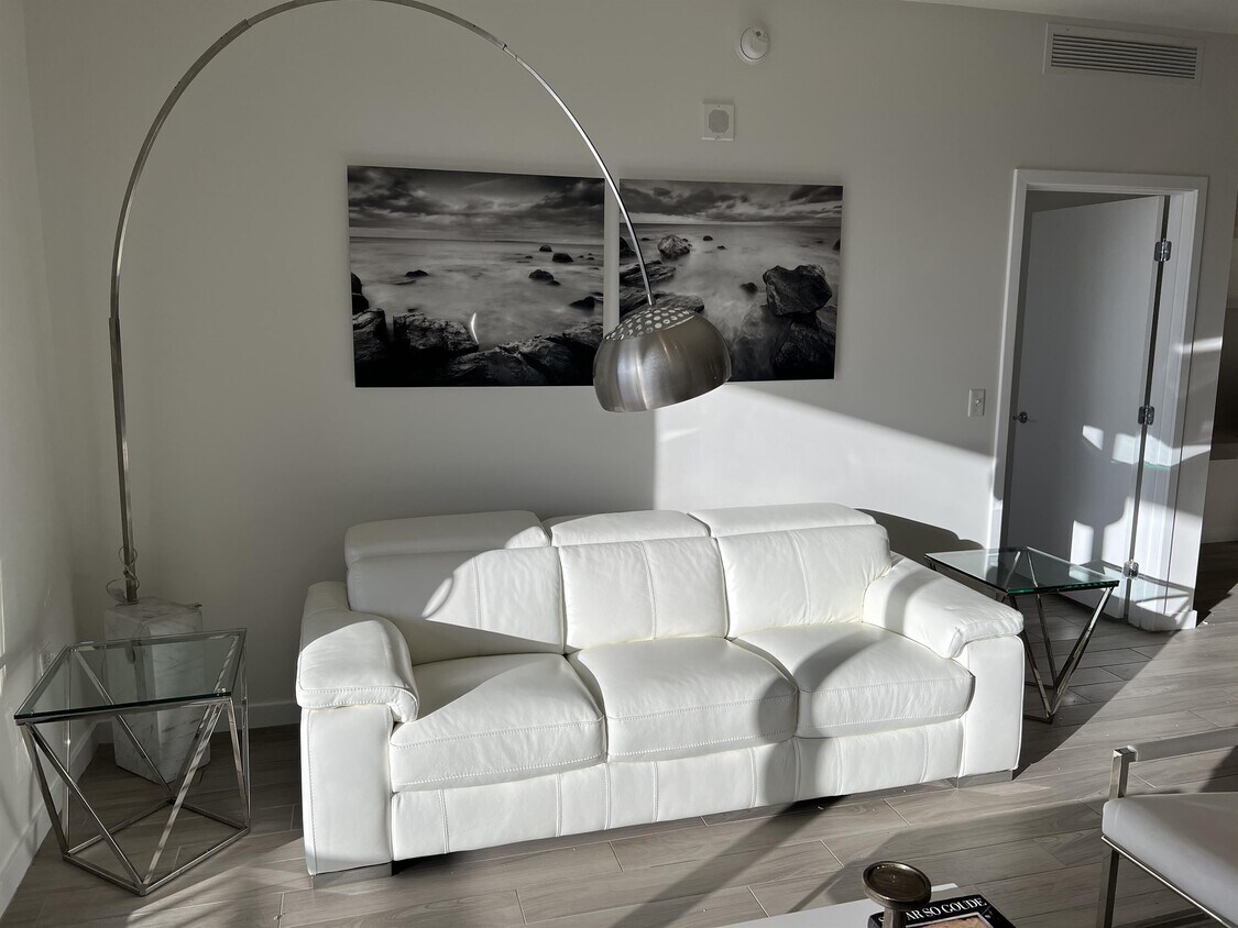 Foto principal - 999 SW 1st Ave