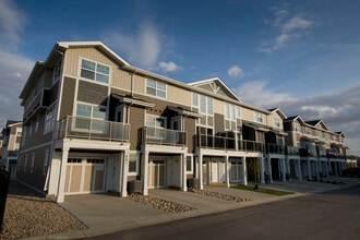 Building Photo - Sophia Towns