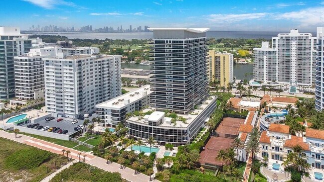 Building Photo - 5875 Collins Ave