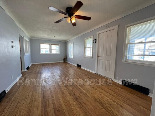 Foto del edificio - 4024 1st St