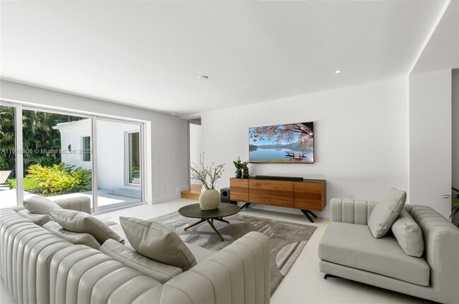 Foto del edificio - 45 NE 104th St