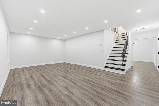 Building Photo - 27 Parkside Cir