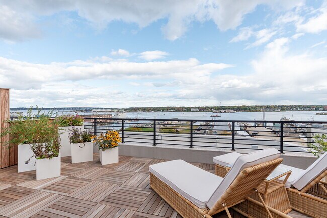 Hobson's Landing Fase 2: ático esquinero en el último piso. - 387 Commercial St