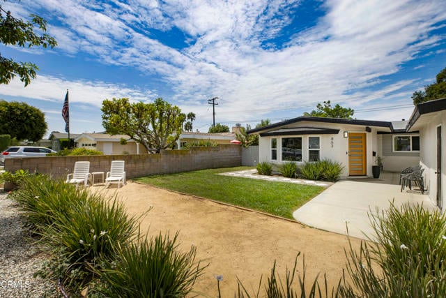 Building Photo - 863 S Vecino Dr