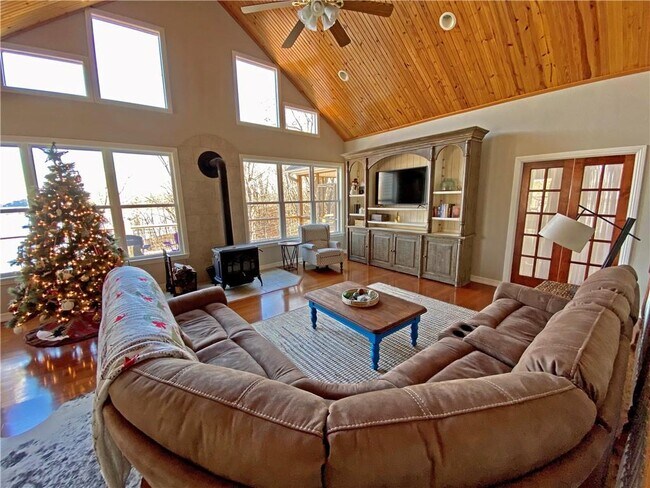 Building Photo - 9200 De Pontee Ln