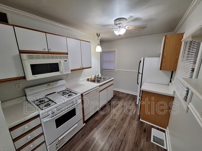 Foto del edificio - 921 W Purtscher Dr