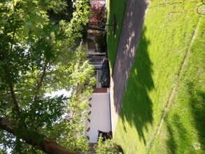 Building Photo - 9663 Yorkshire Estates Dr