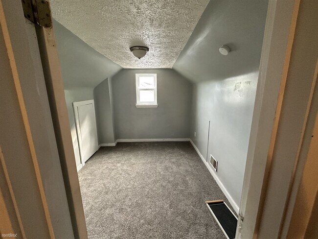 Building Photo - 4 br, 1 bath Duplex - 169 Union Street A