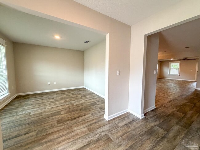 Foto del edificio - 7836 Lakeside Oaks Dr