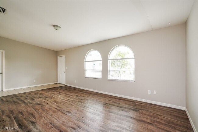 Foto del edificio - 902 SW 11th Ct