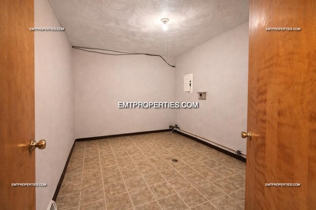 Foto del edificio - 3026 Meister Rd