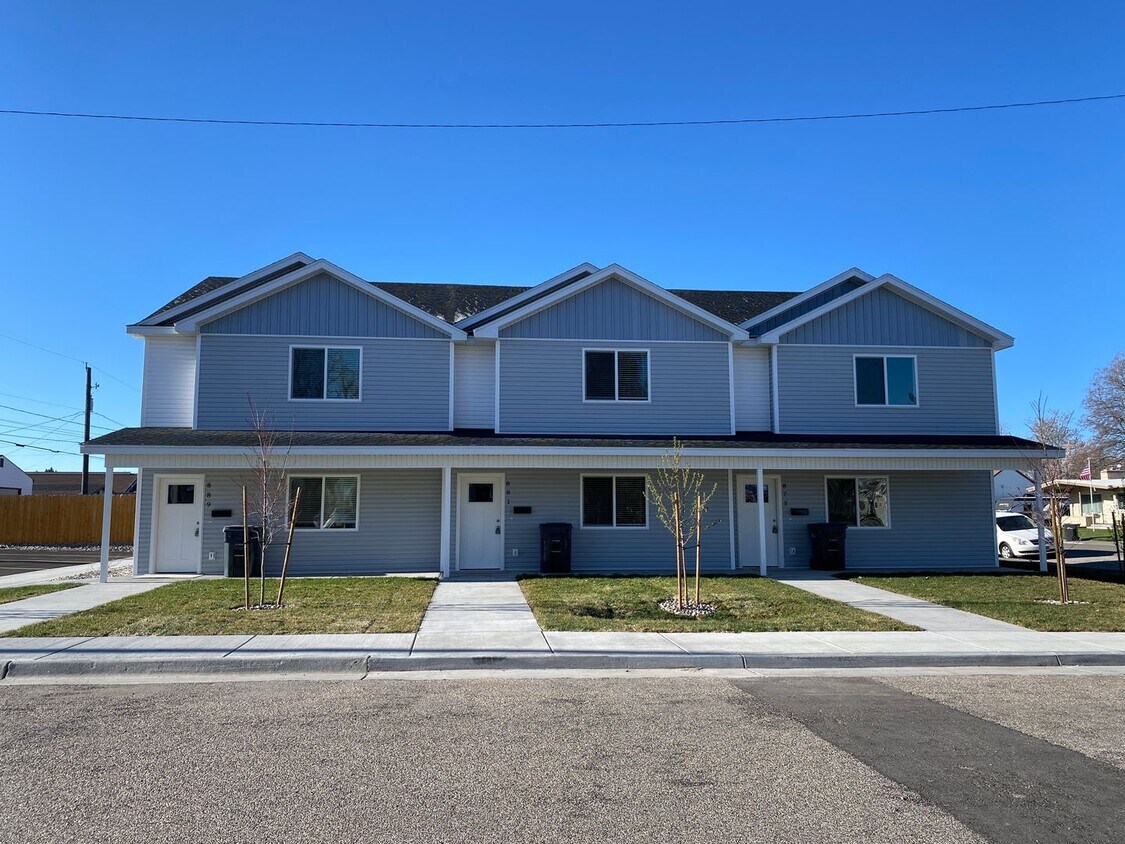 Primary Photo - Townhouse